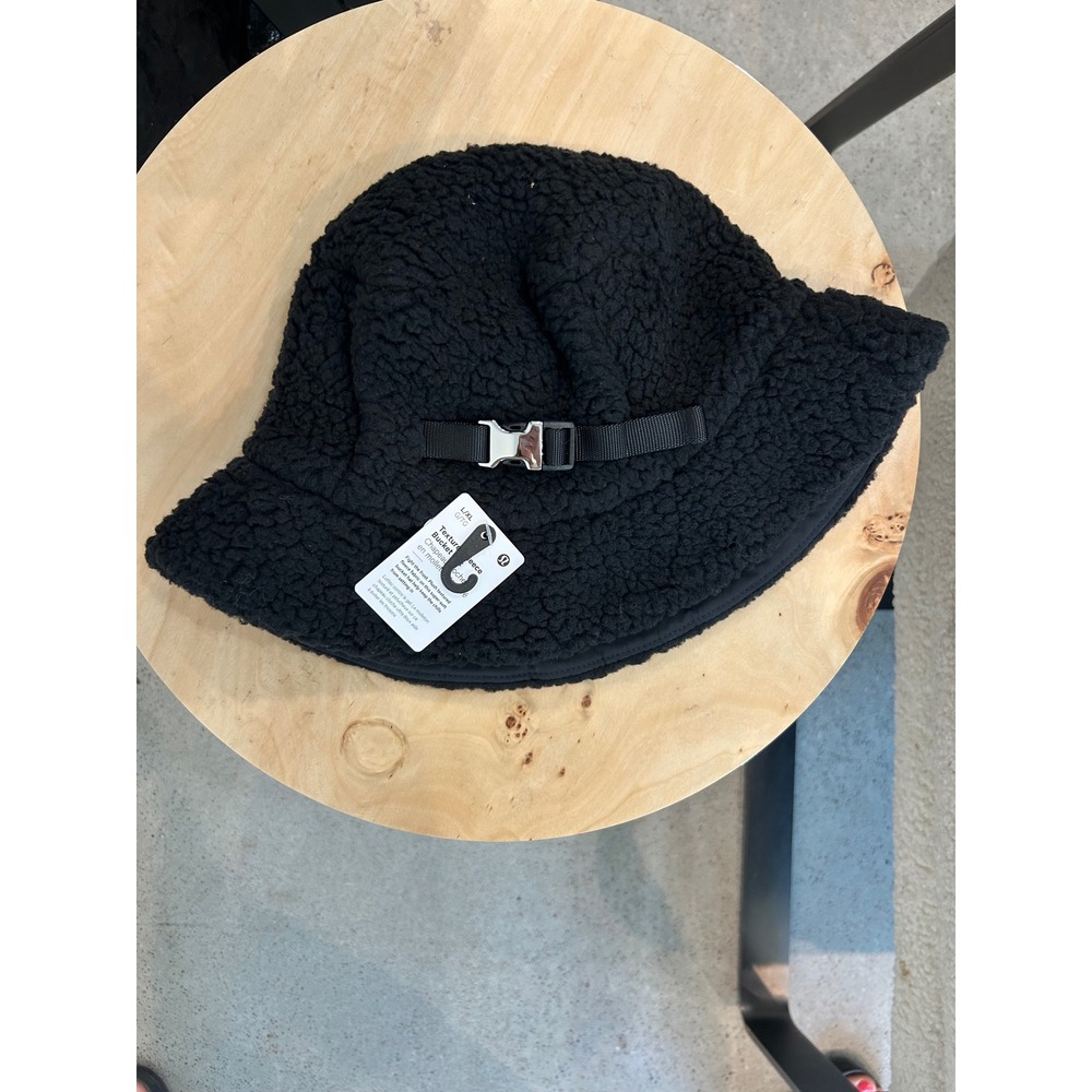 Lululemon Textured Fleece Bucket Hat Black with Silver Buckle L/XL NWT
